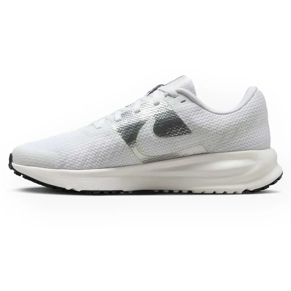 Tênis Nike Run Defy feminino branco com detalhes cinza e prata, vista lateral esquerda